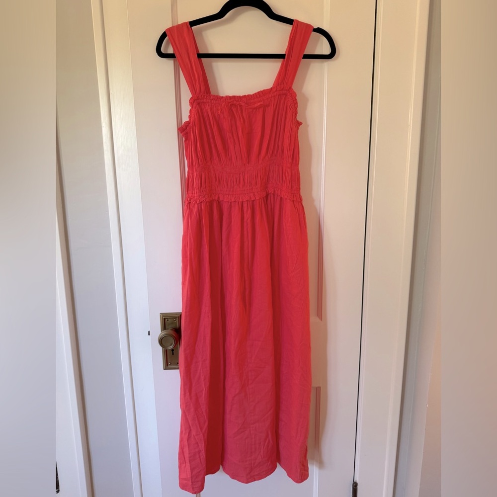 NWT Gap smocked midi dress in coral - size m